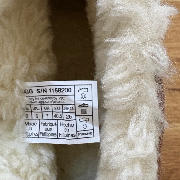 UGG Women’s Venture Daze Ultra Mini boots - Picture 5 of 12